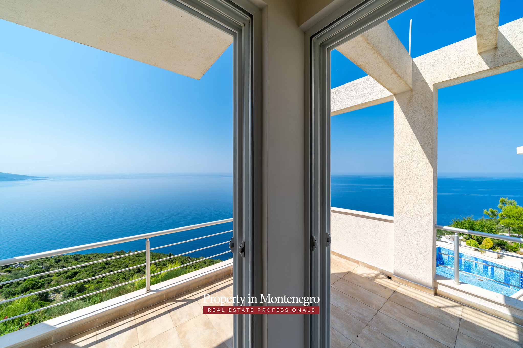Luxury villa with swimming pool and sea view for sale in Bar Montenegro 22
