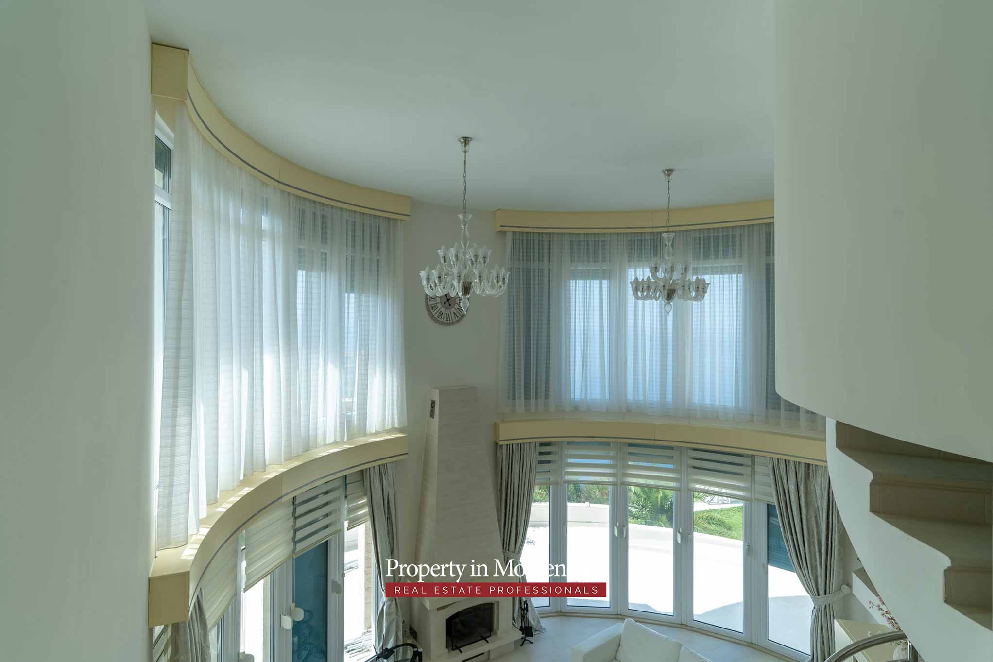 Luxury villa with swimming pool and sea view for sale in Bar Montenegro 28