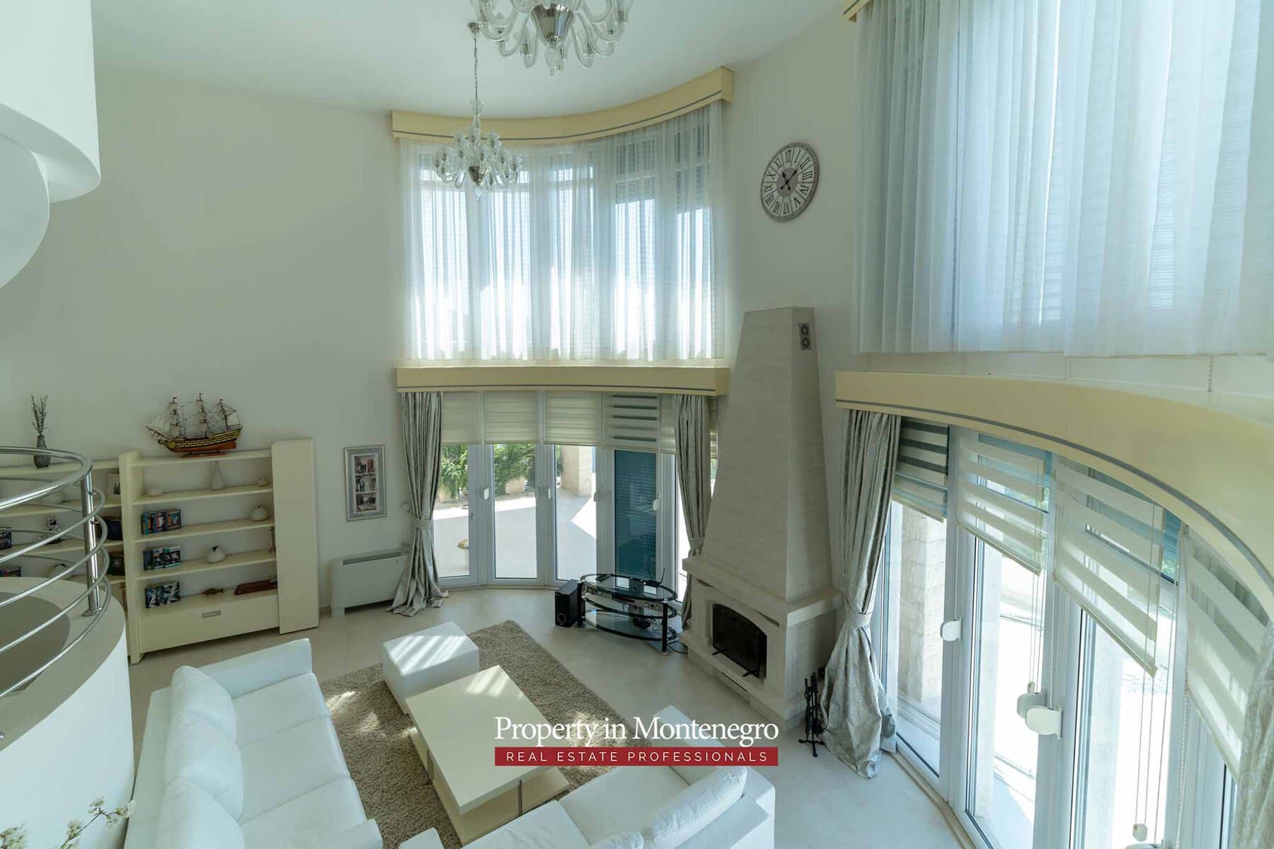 Luxury villa with swimming pool and sea view for sale in Bar Montenegro 30