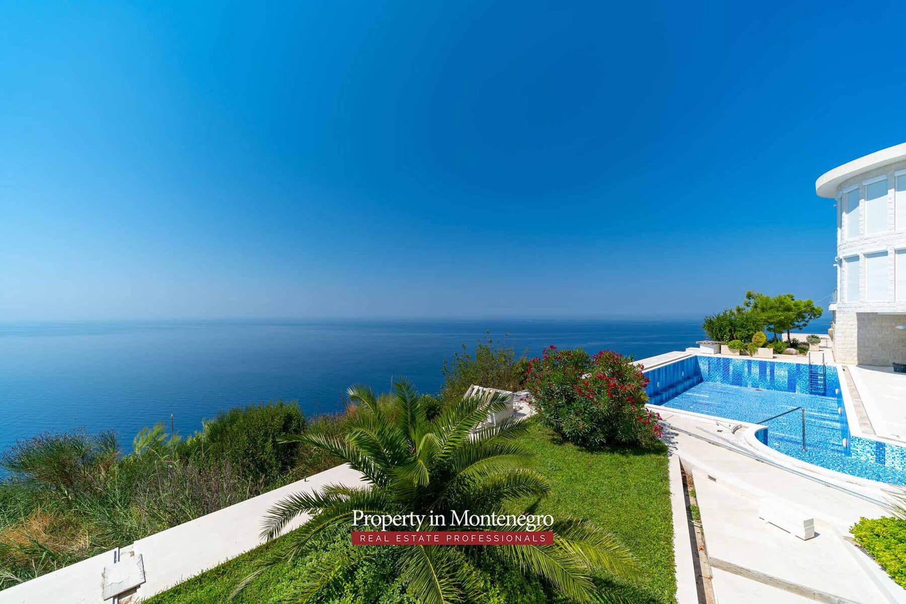 Luxury villa with swimming pool and sea view for sale in Bar Montenegro 35