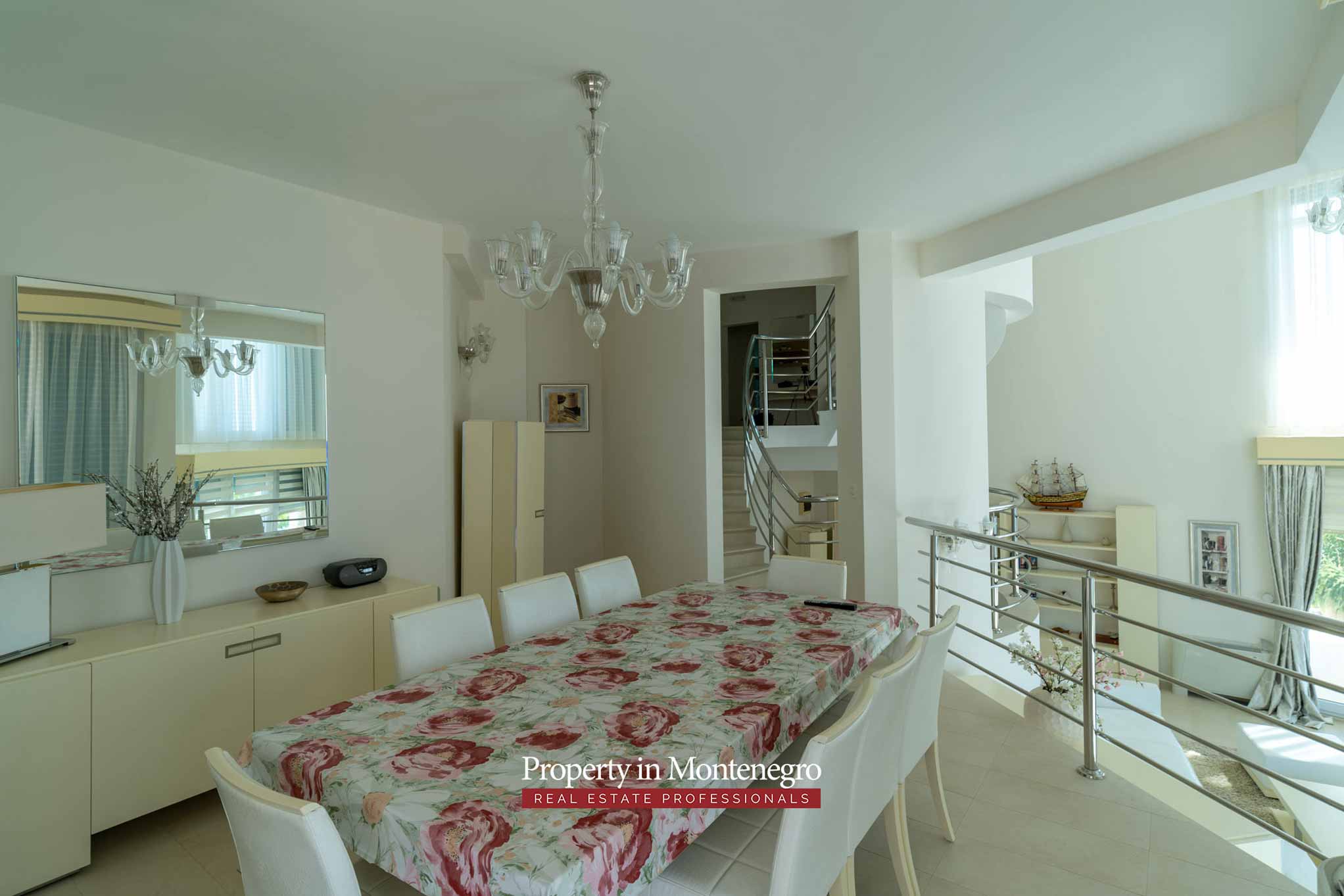 Luxury villa with swimming pool and sea view for sale in Bar Montenegro 36
