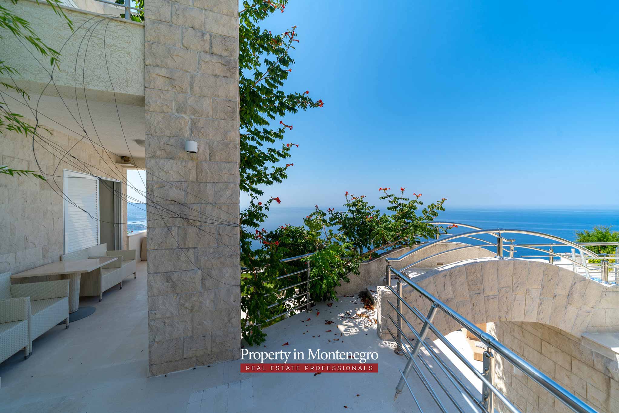 Luxury villa with swimming pool and sea view for sale in Bar Montenegro 38