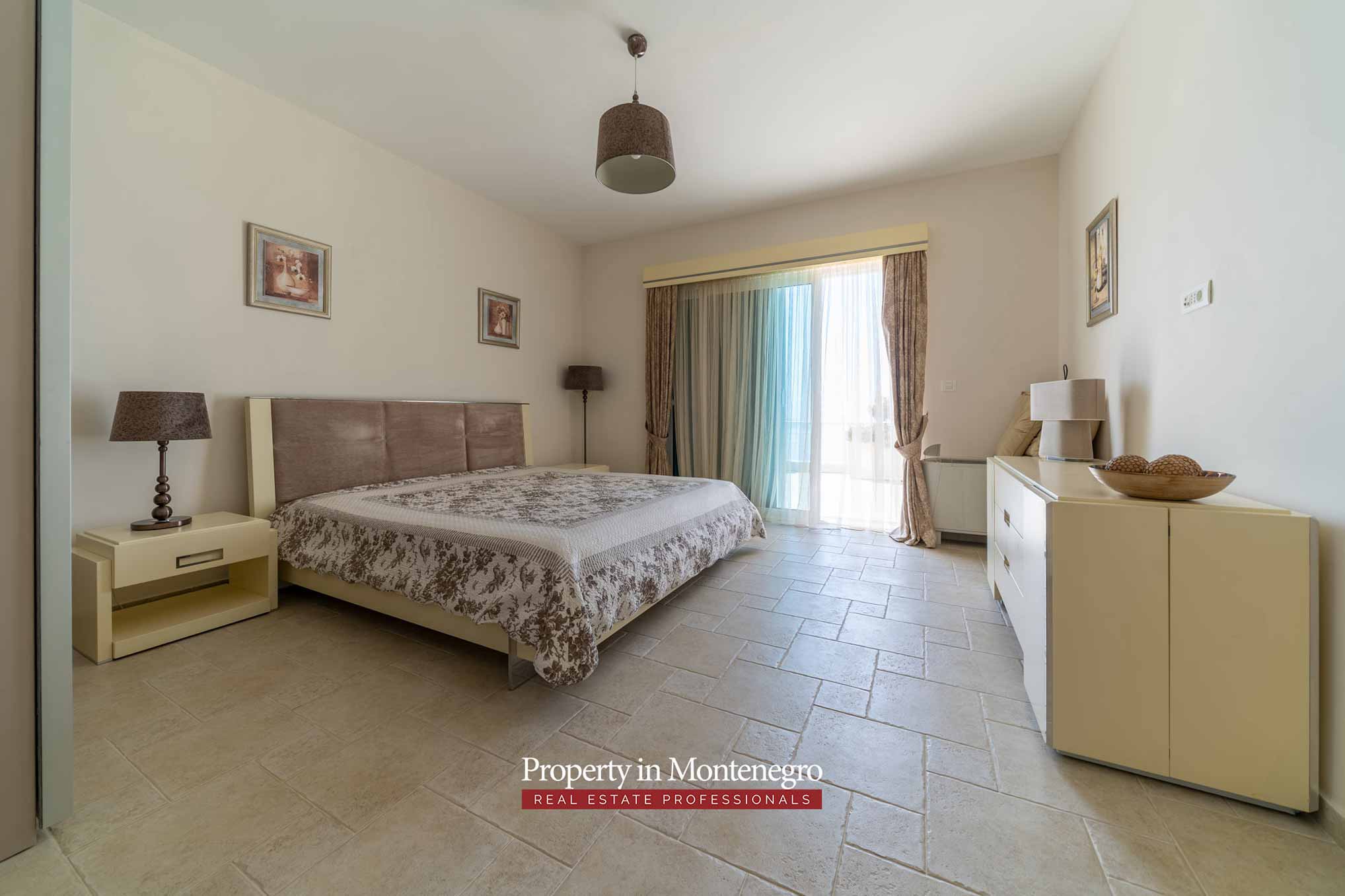 Luxury villa with swimming pool and sea view for sale in Bar Montenegro 39