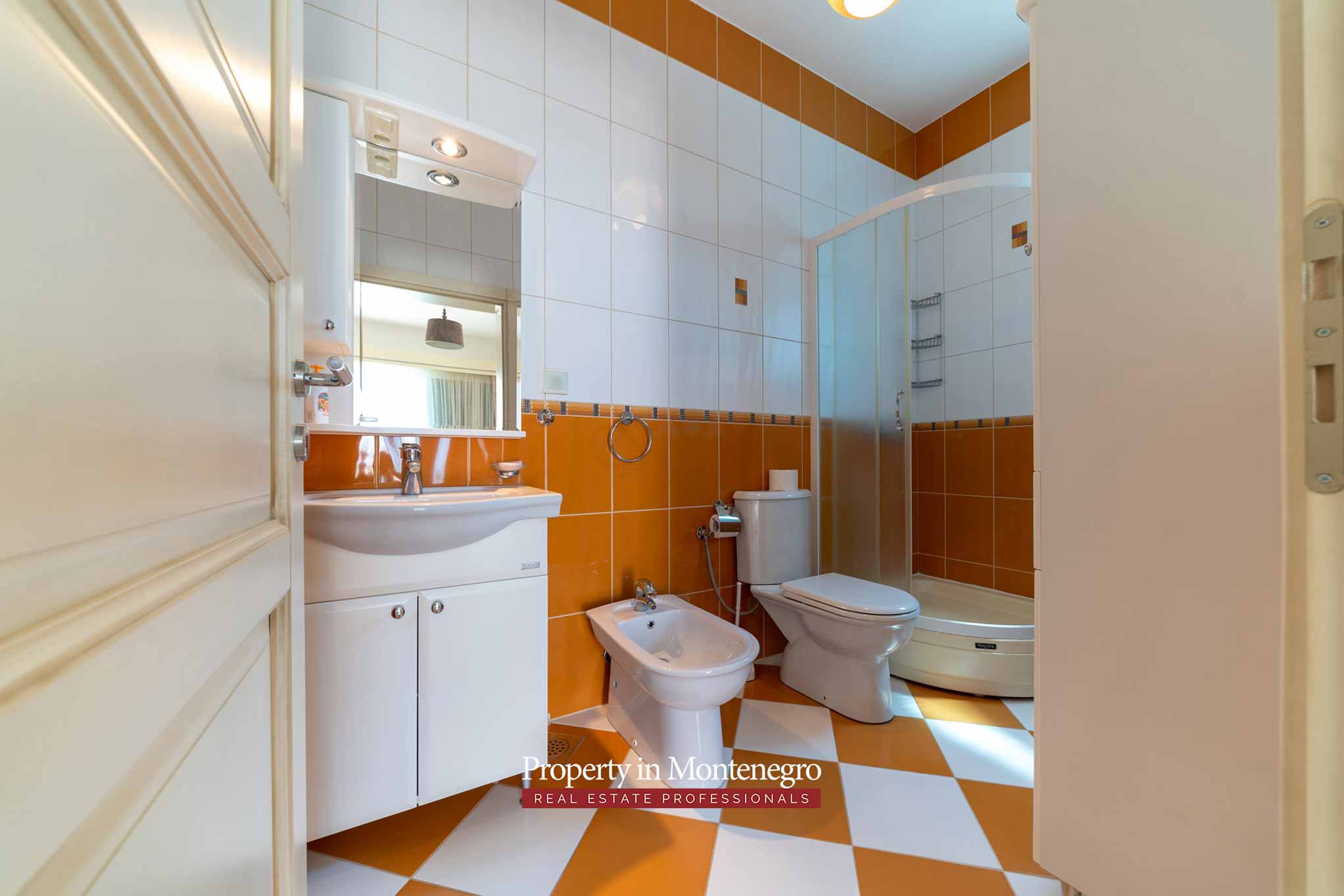 Luxury villa with swimming pool and sea view for sale in Bar Montenegro 40