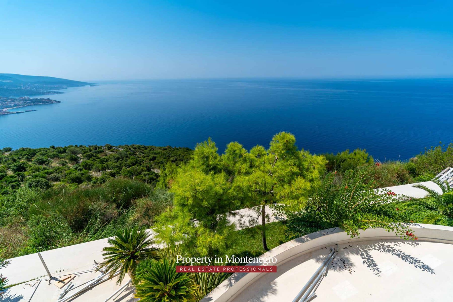 Luxury villa with swimming pool and sea view for sale in Bar Montenegro 43