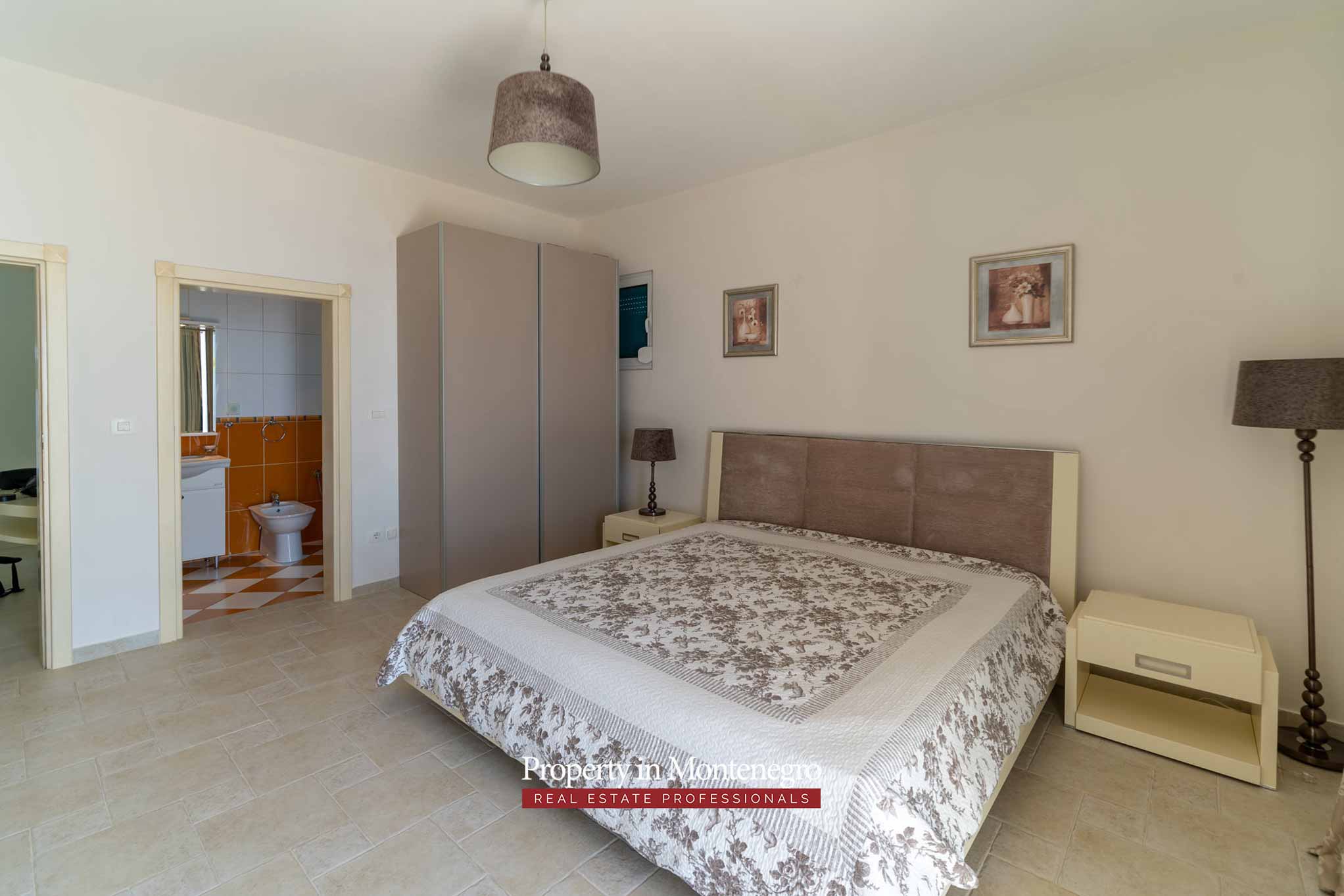 Luxury villa with swimming pool and sea view for sale in Bar Montenegro 44