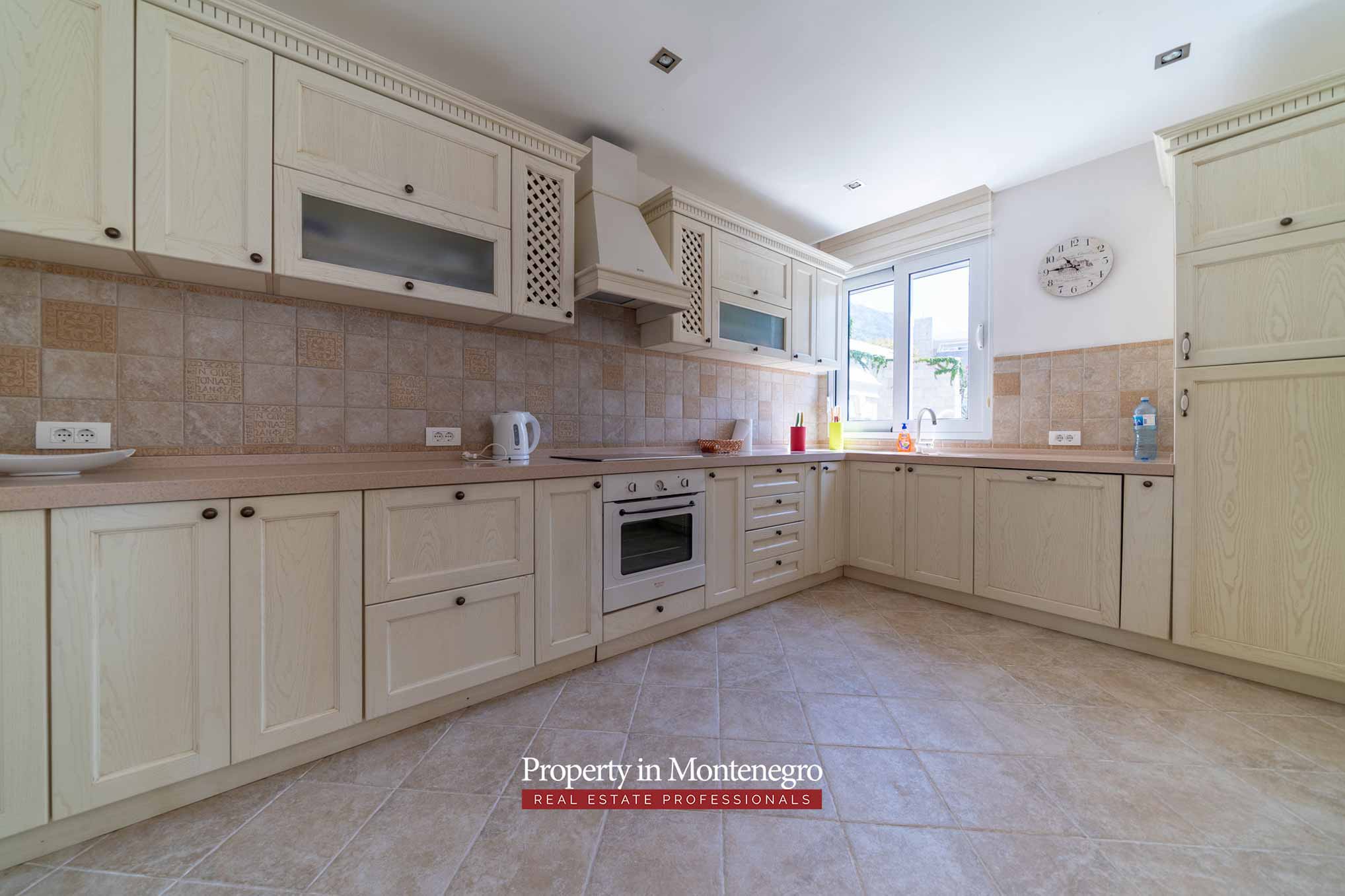 Luxury villa with swimming pool and sea view for sale in Bar Montenegro 48