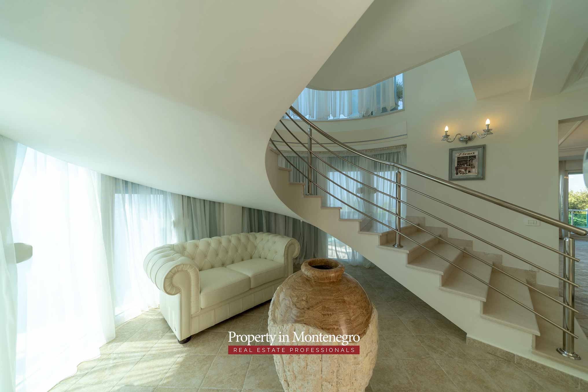 Luxury villa with swimming pool and sea view for sale in Bar Montenegro 49