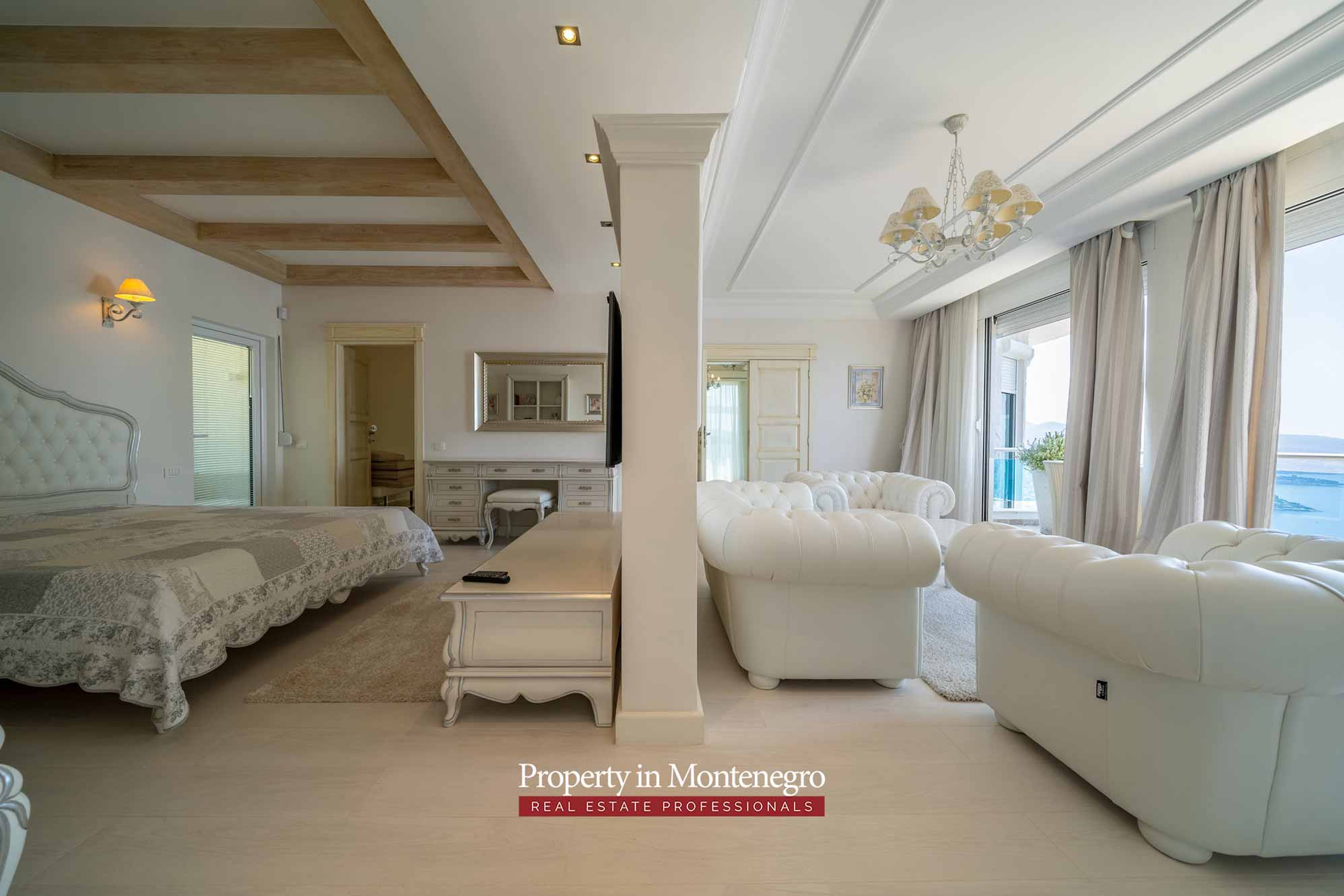 Luxury villa with swimming pool and sea view for sale in Bar Montenegro 5