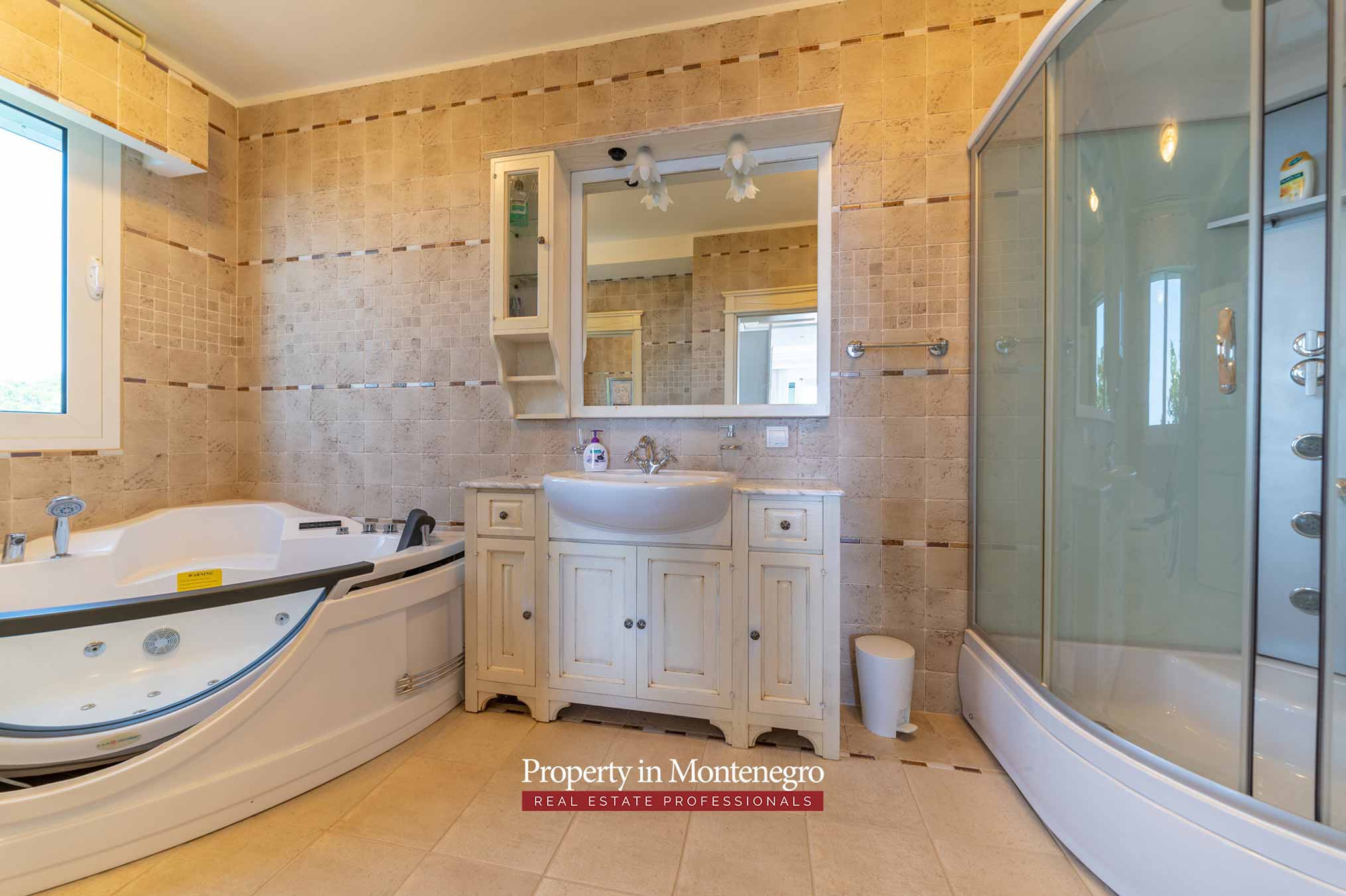 Luxury villa with swimming pool and sea view for sale in Bar Montenegro 54