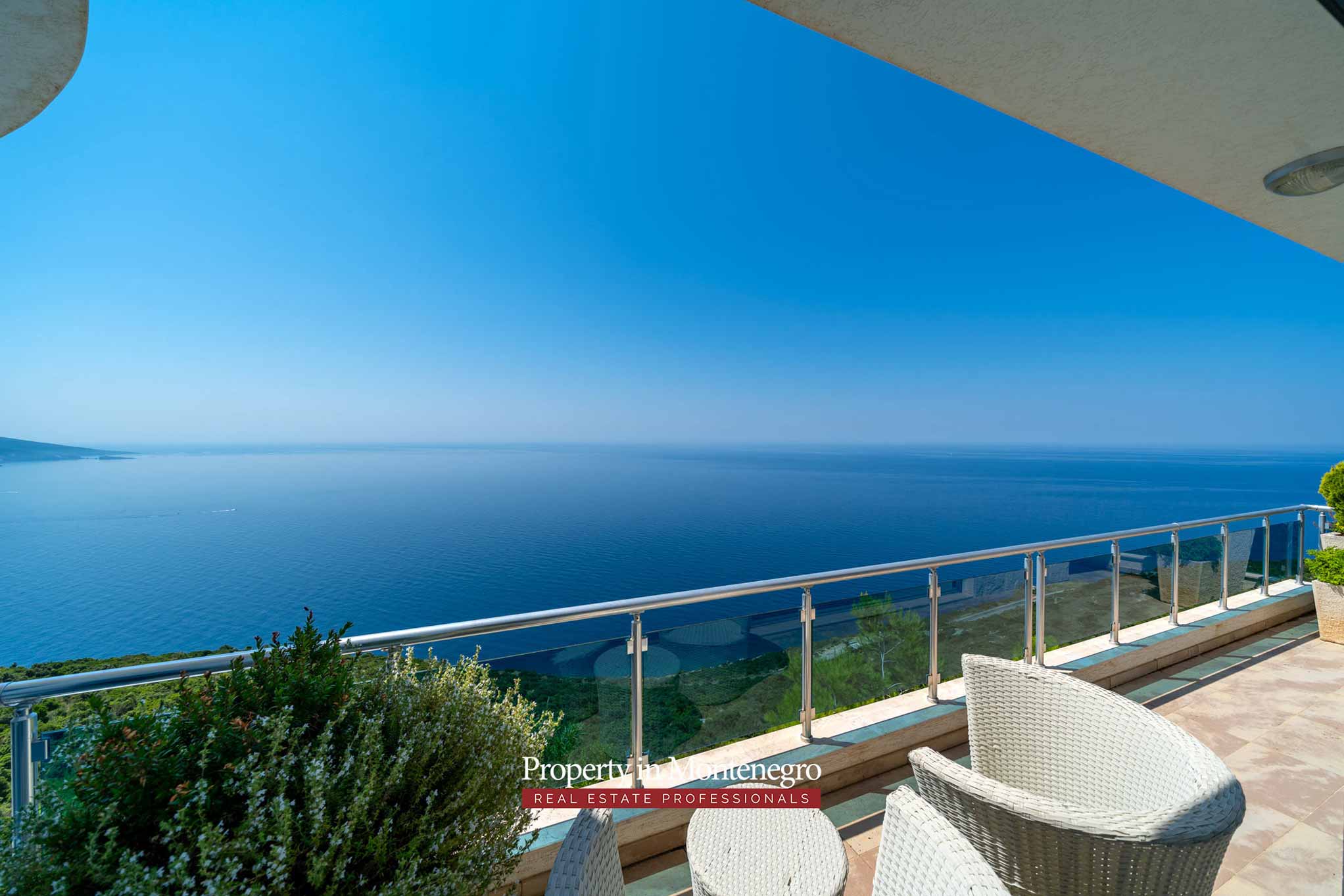 Luxury villa with swimming pool and sea view for sale in Bar Montenegro 58