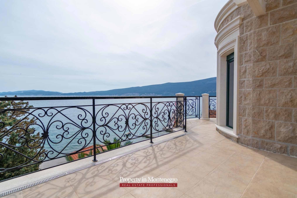 Luxury waterfront villa for sale in Kotor Bay