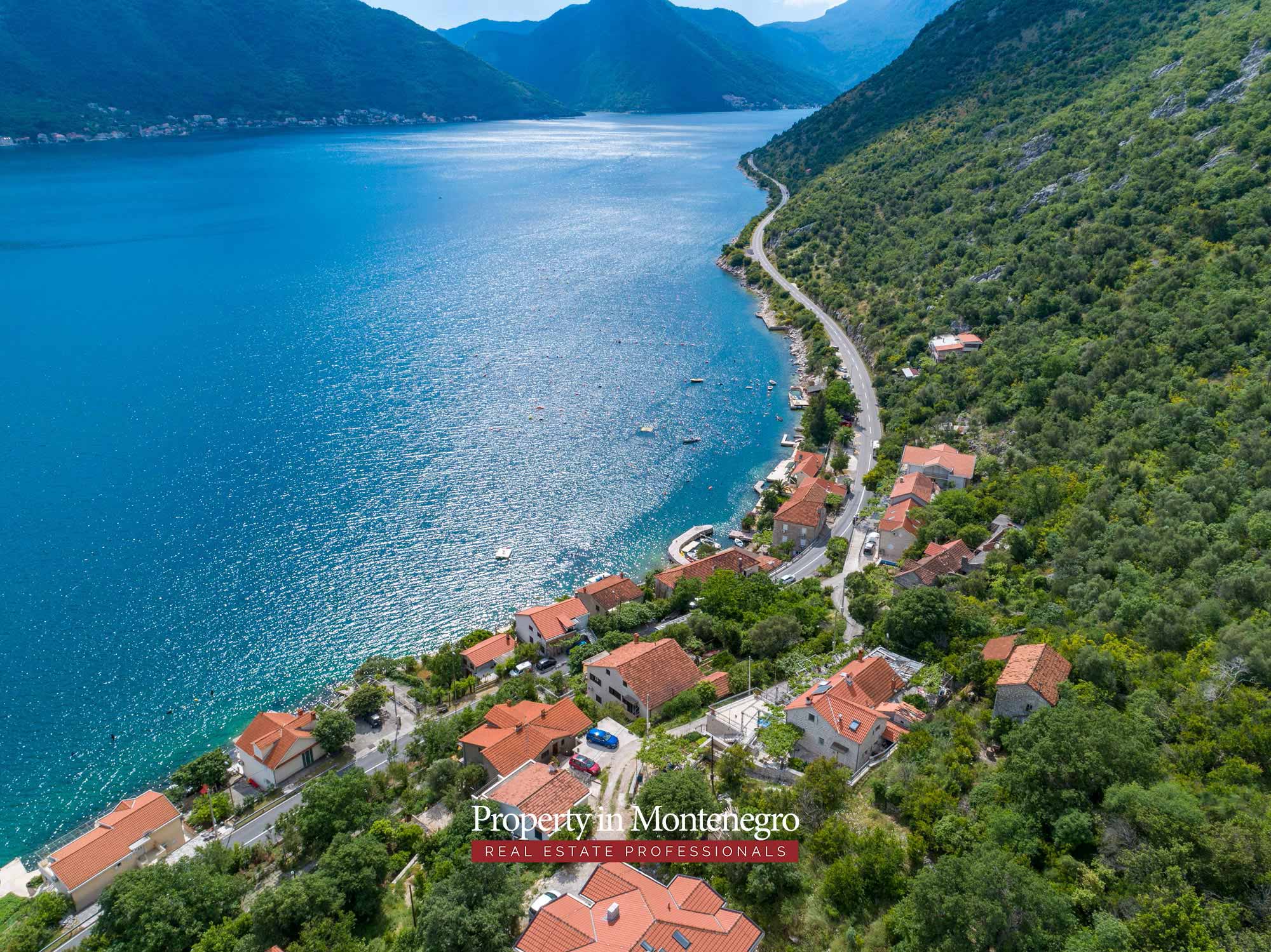 Stone house for sale in Kotor Bay
