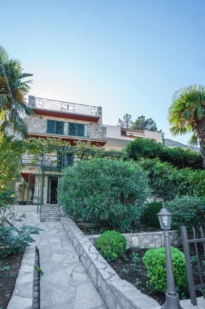 Seafront house for sale in Kotor Bay