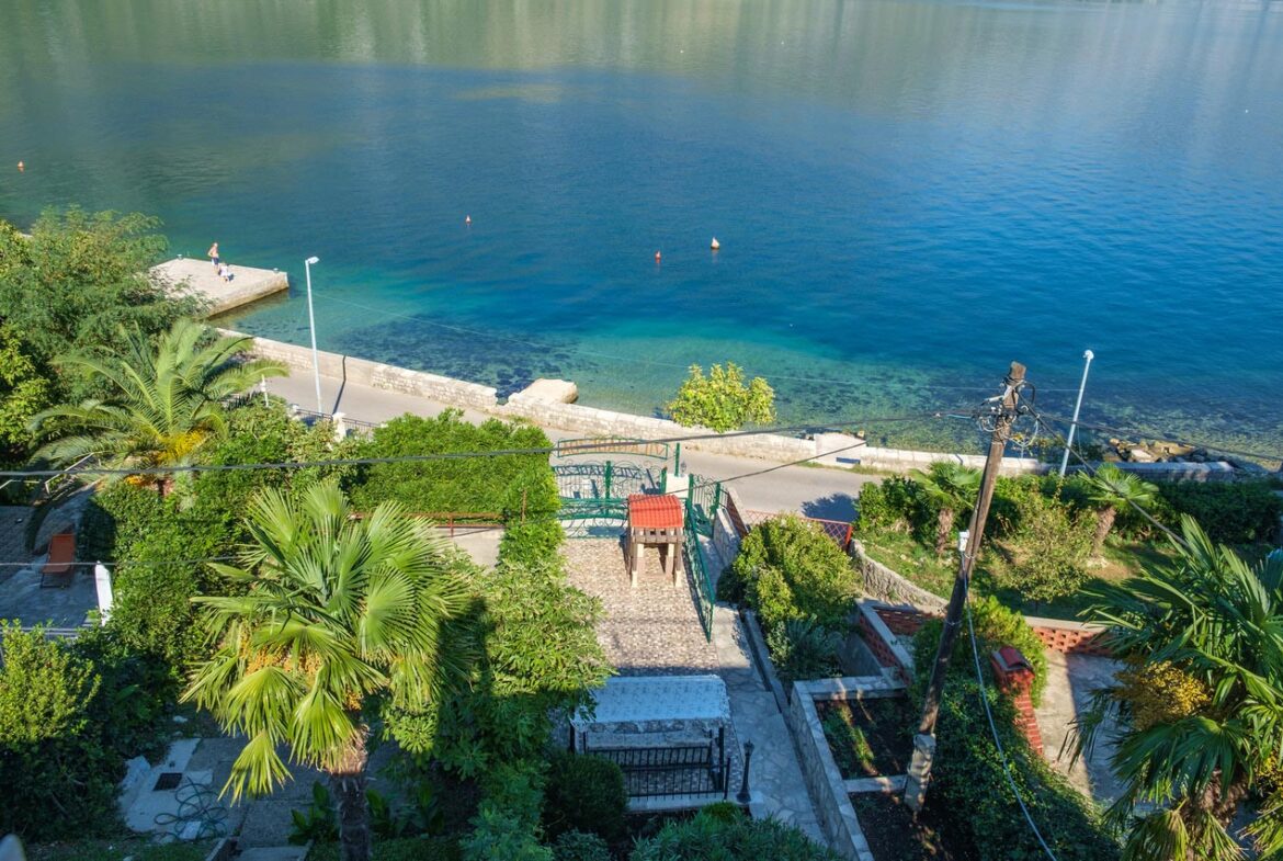 Seafront house for sale in Kotor Bay