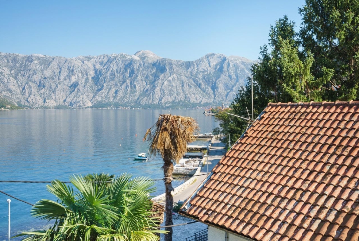 Seafront house for sale in Kotor Bay