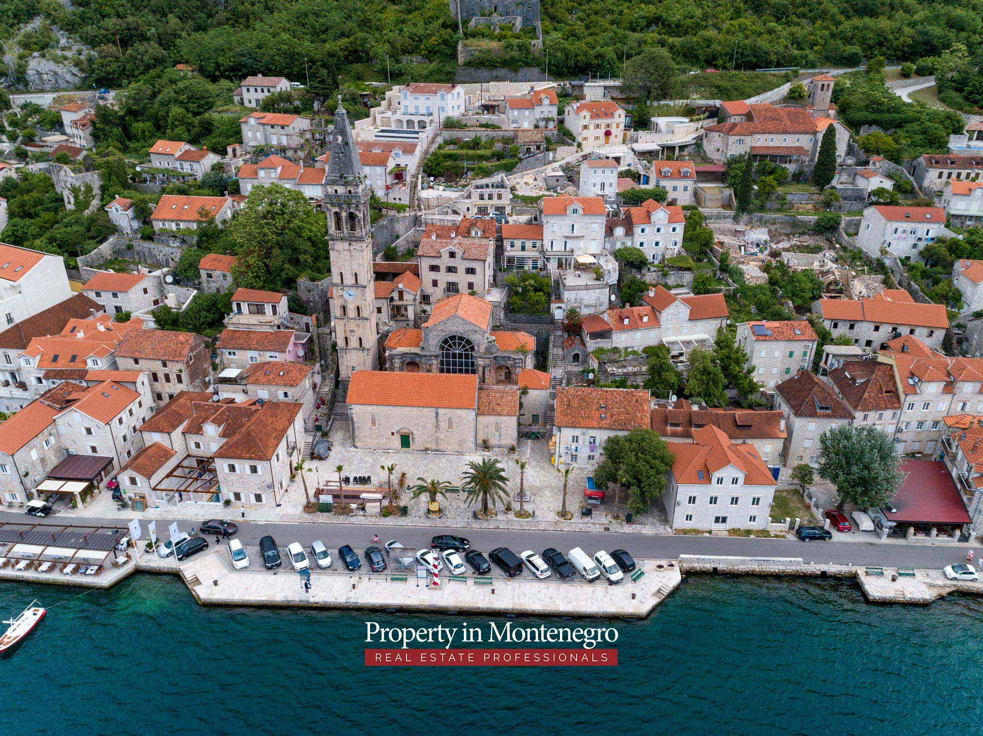 Stone house for sale in Perast