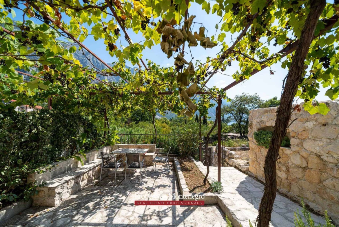 Stone house for sale in Bay of Kotor