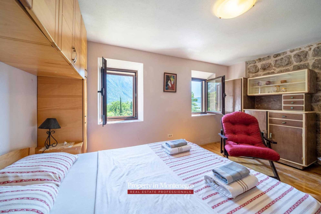 Stone house for sale in Bay of Kotor