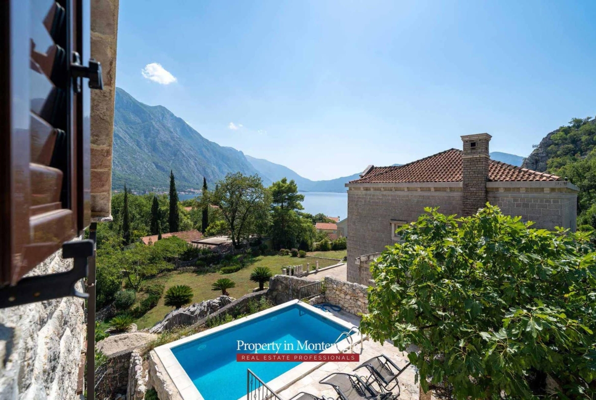 Stone house for sale in Bay of Kotor