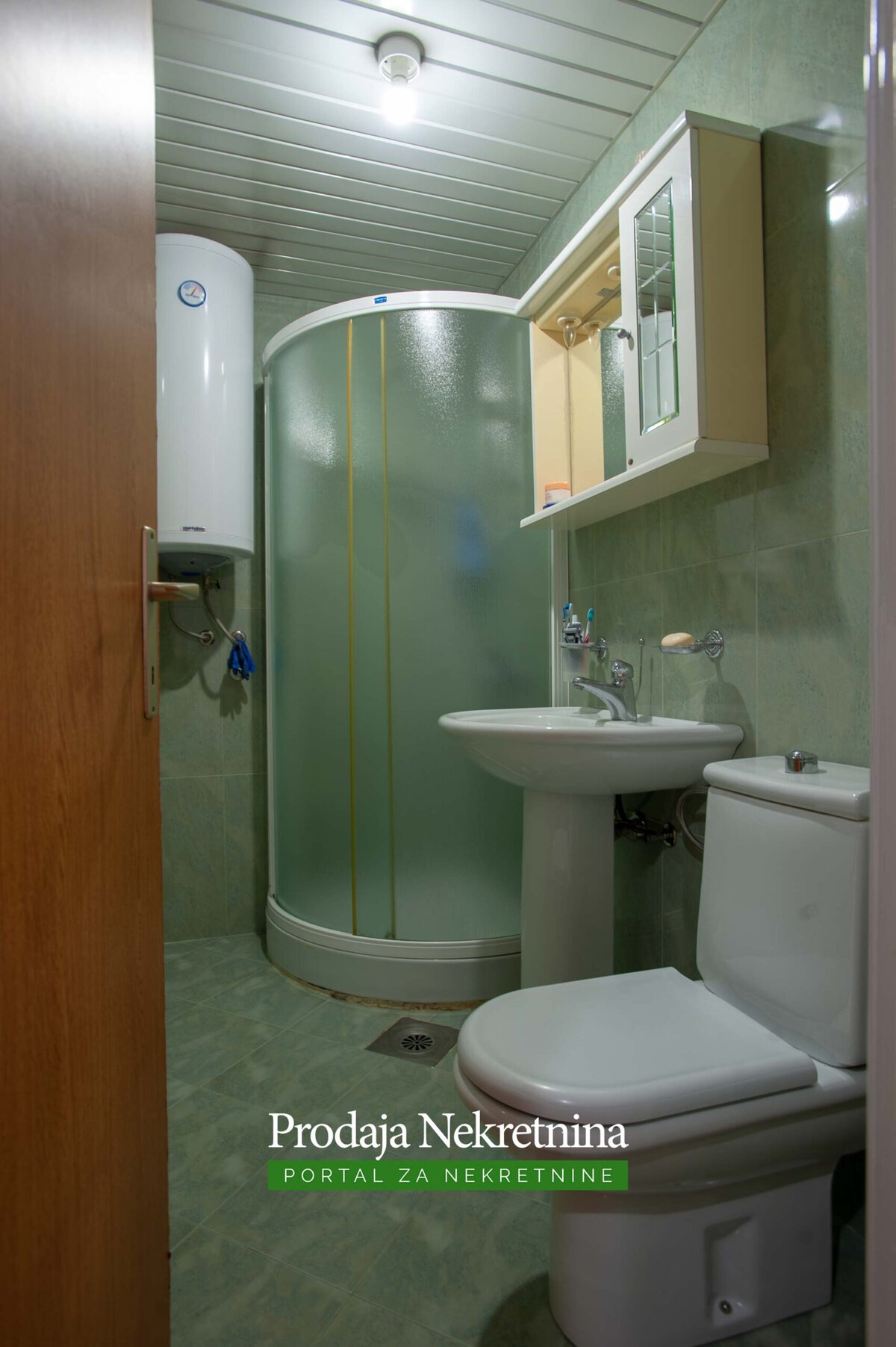 Trosoban stan u centru Bara 10