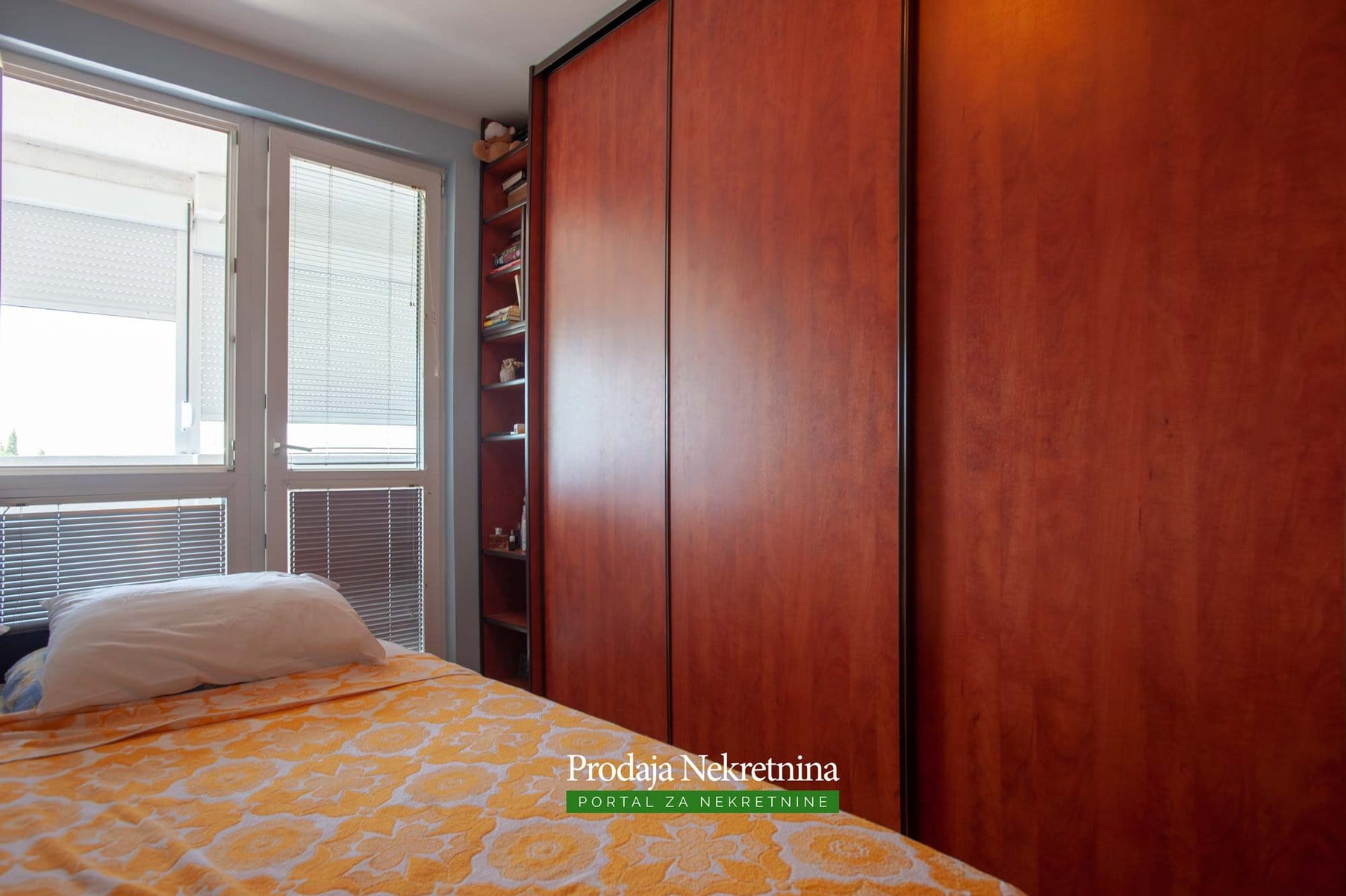 Trosoban stan u centru Bara 15