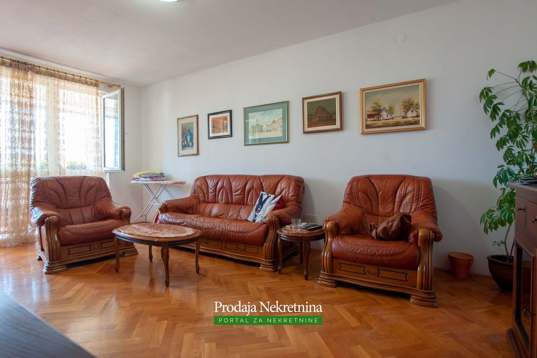 Trosoban stan u centru Bara 3