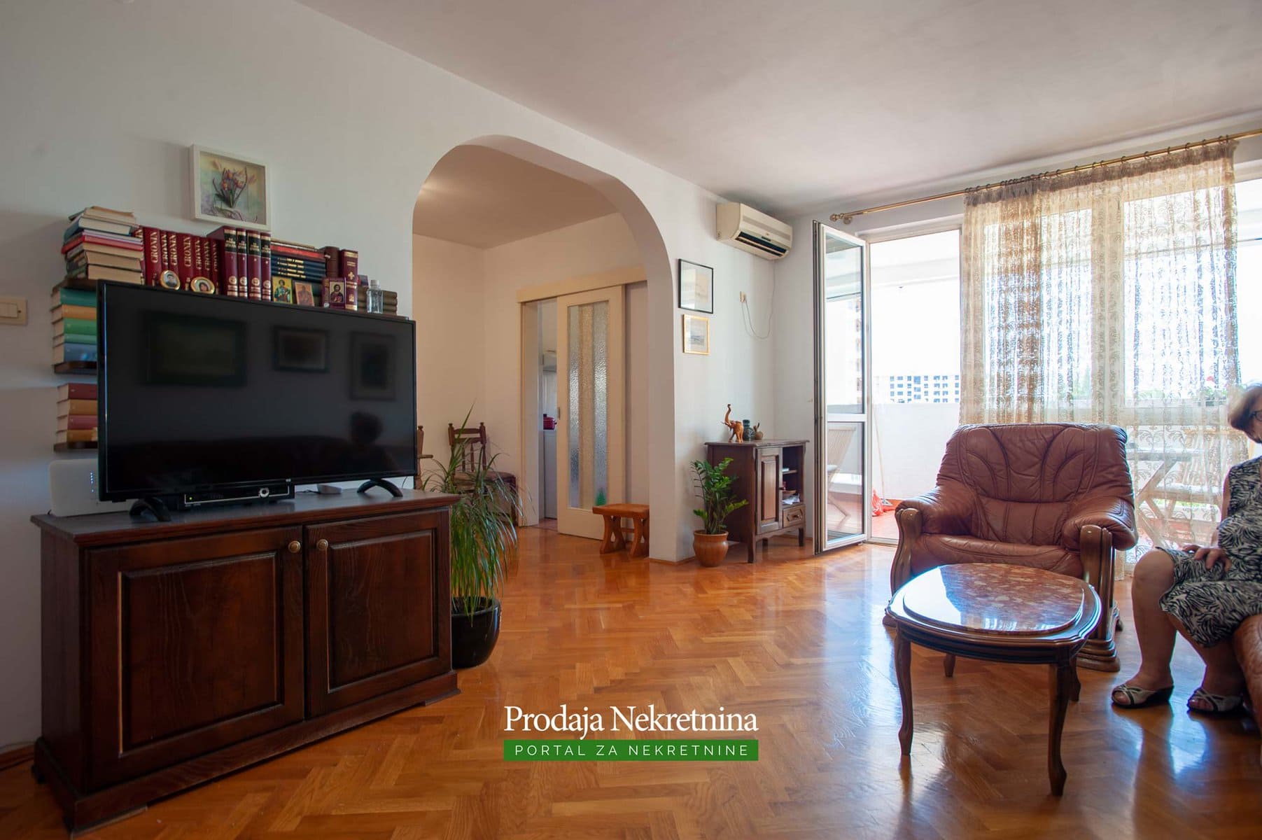 Trosoban stan u centru Bara 5