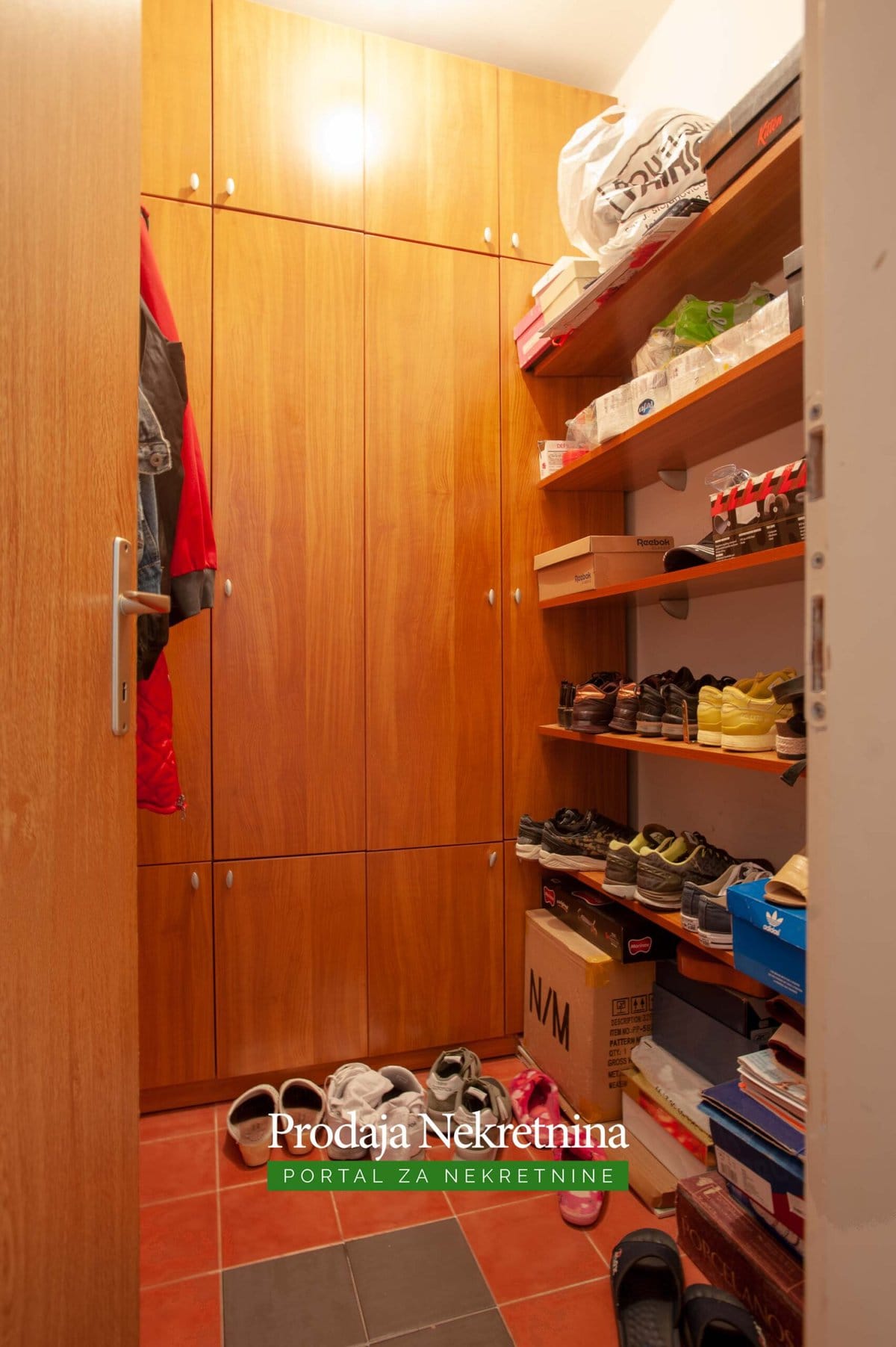 Trosoban stan u centru Bara 9