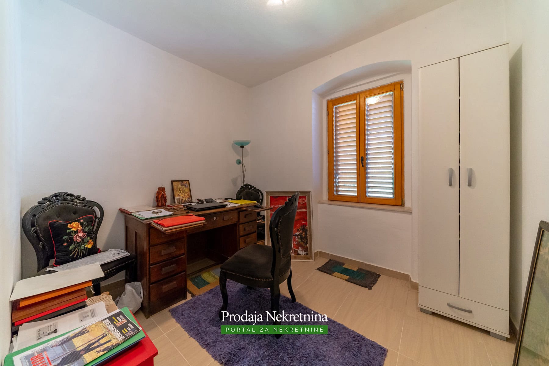 Trosobni stan sa pogledom na Boku Kotorsku na prodaji u Muo 16