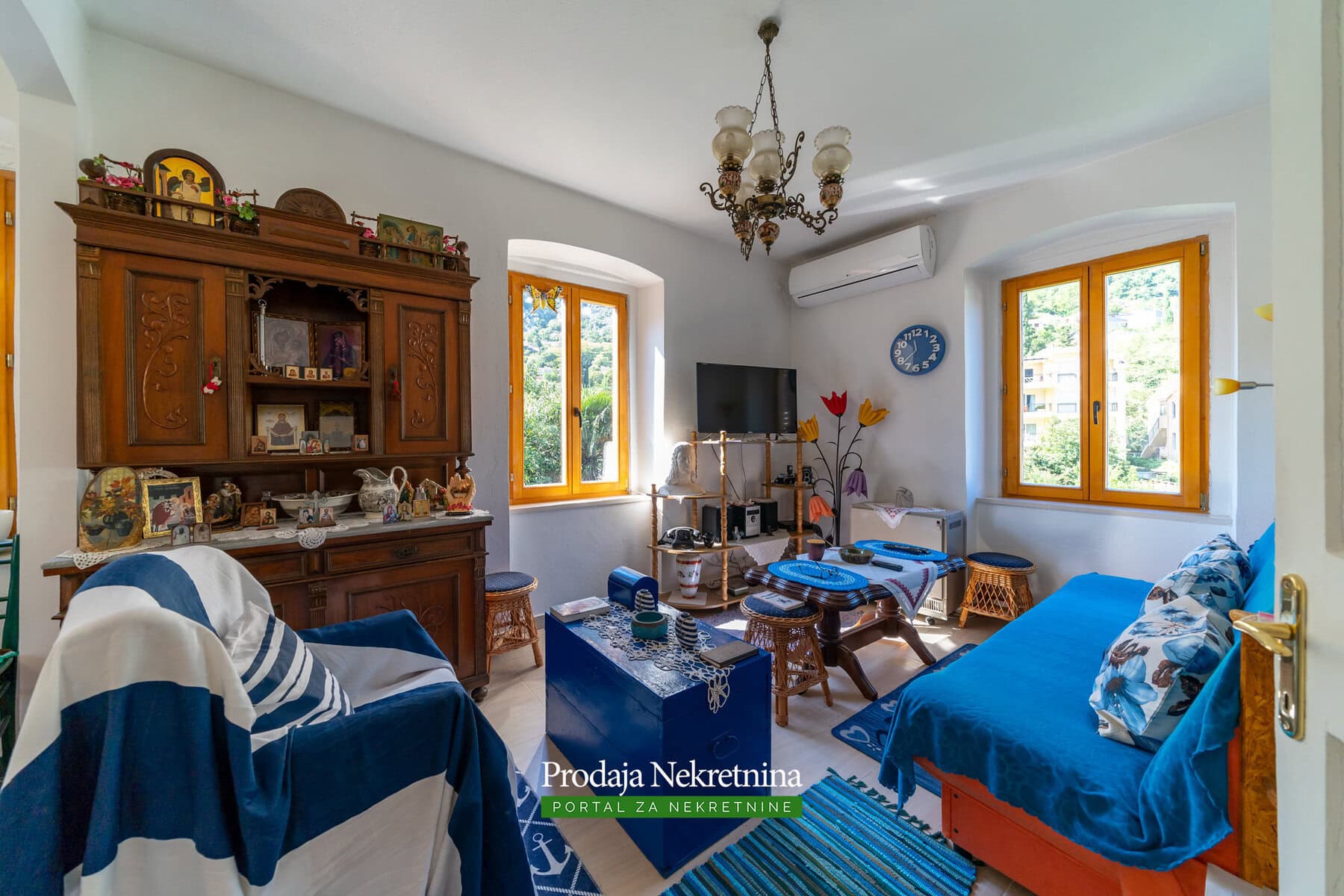 Trosobni stan sa pogledom na Boku Kotorsku na prodaji u Muo 17