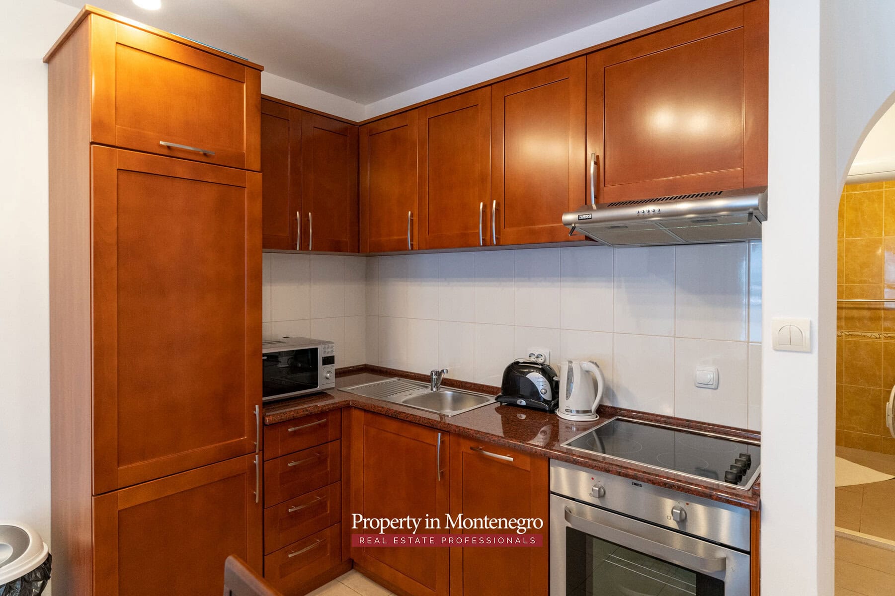 Two bedroom apartment with swimming pool for sale in Kotor 11