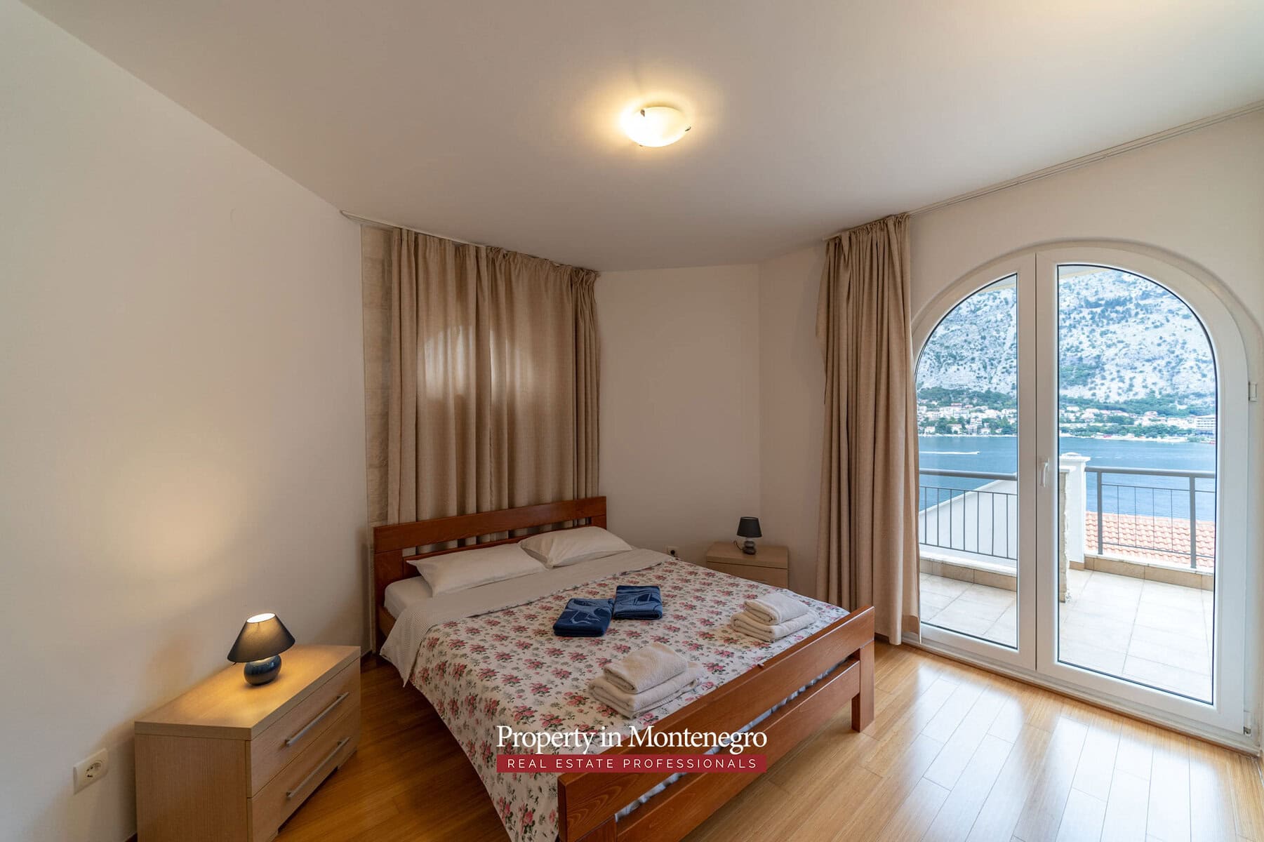 Two bedroom apartment with swimming pool for sale in Kotor 14