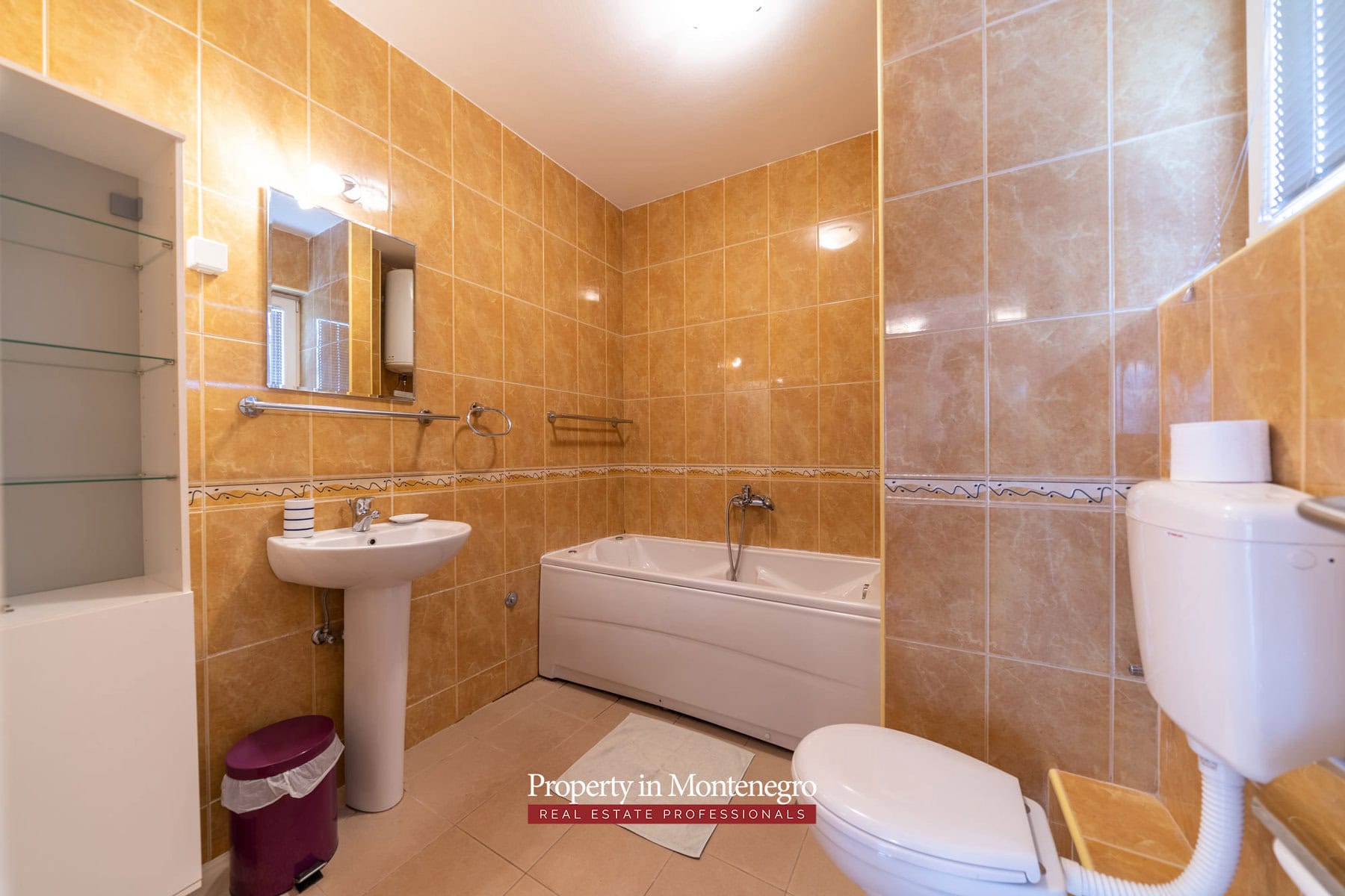 Two bedroom apartment with swimming pool for sale in Kotor 16