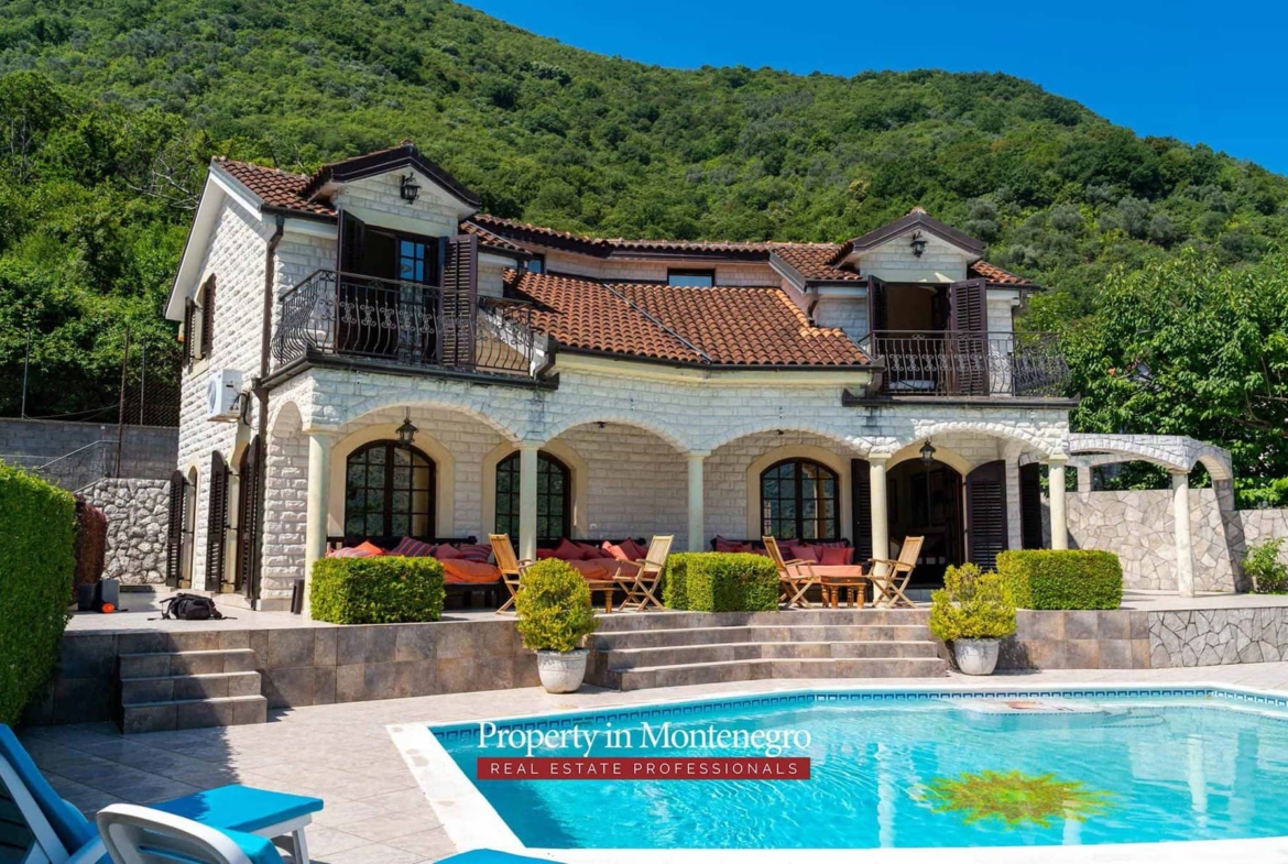 Villa for sale in Bay of Kotor