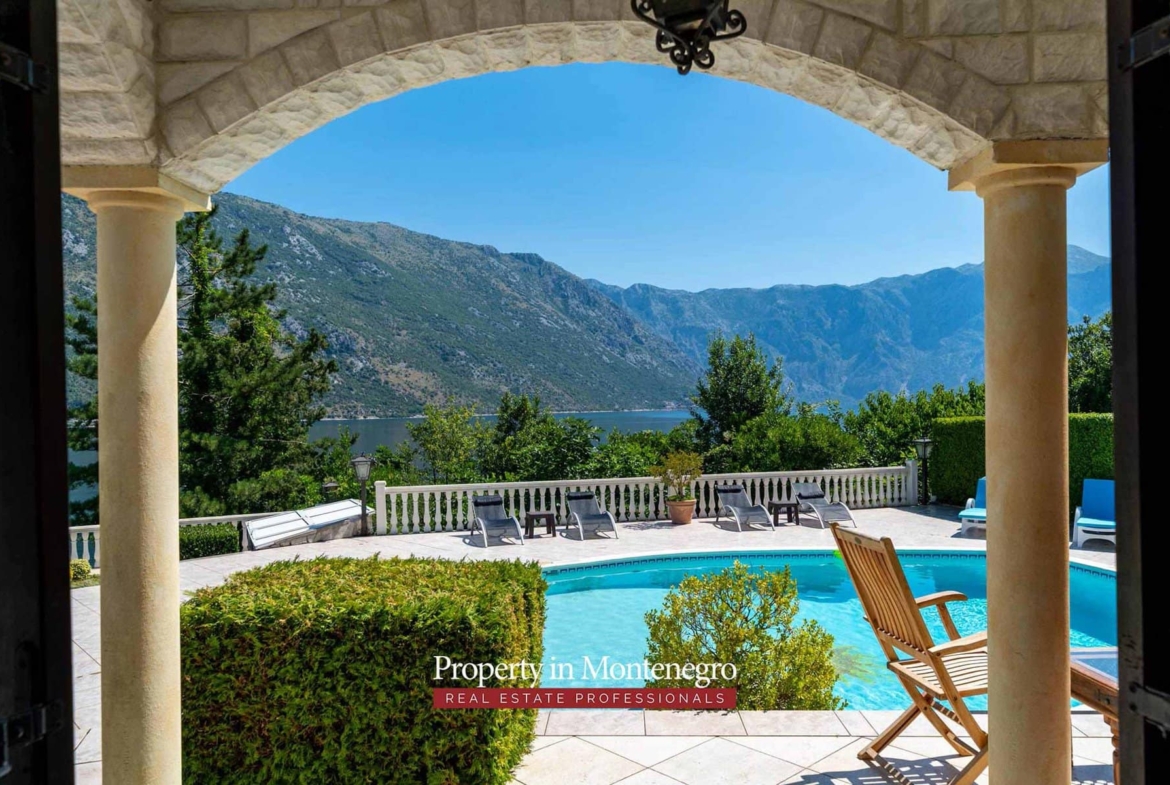 Villa for sale in Bay of Kotor