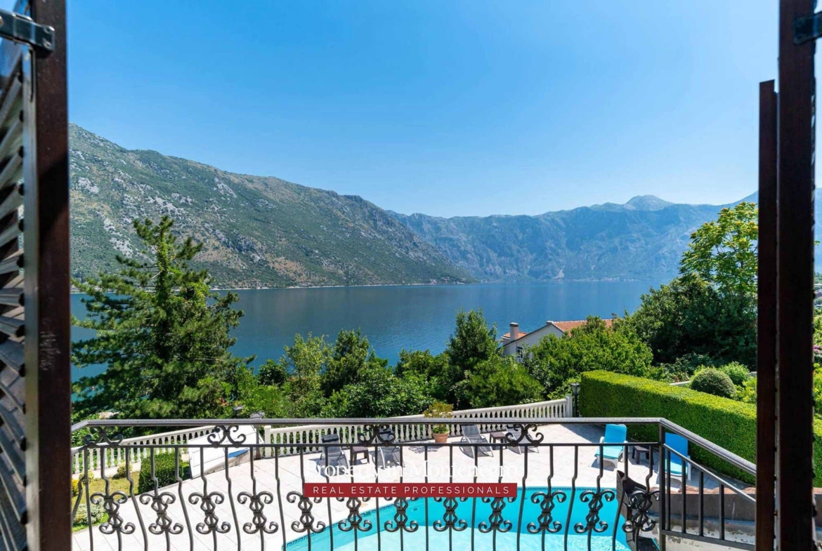 Villa for sale in Bay of Kotor