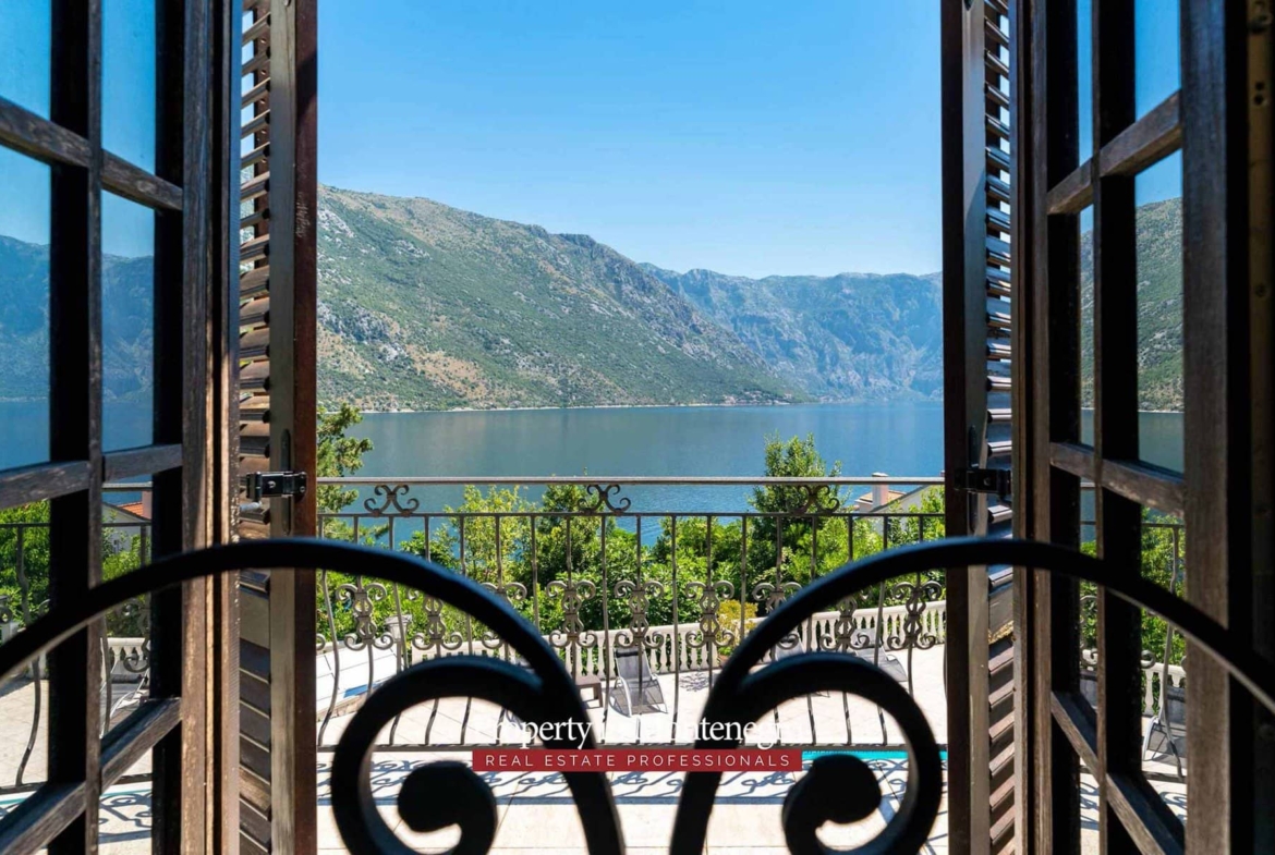 Villa for sale in Bay of Kotor