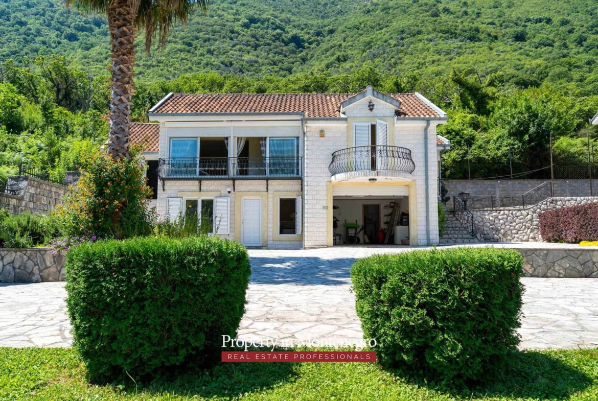 Villa for sale in Bay of Kotor