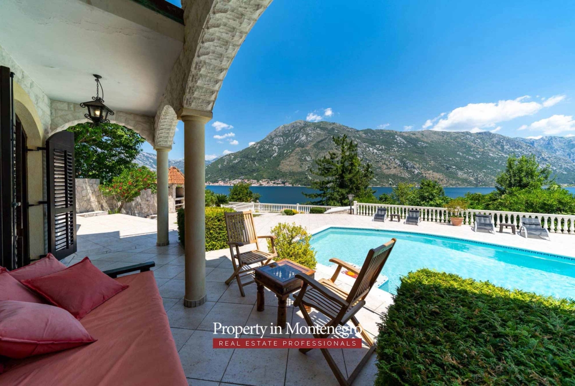 Villa for sale in Bay of Kotor