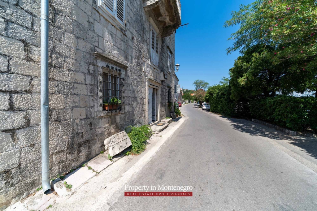 Waterfront old stone house for sale in Bay of Kotor