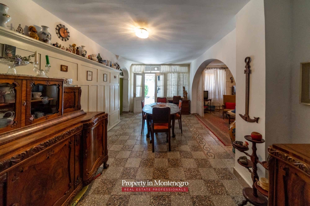 Waterfront old stone house for sale in Bay of Kotor