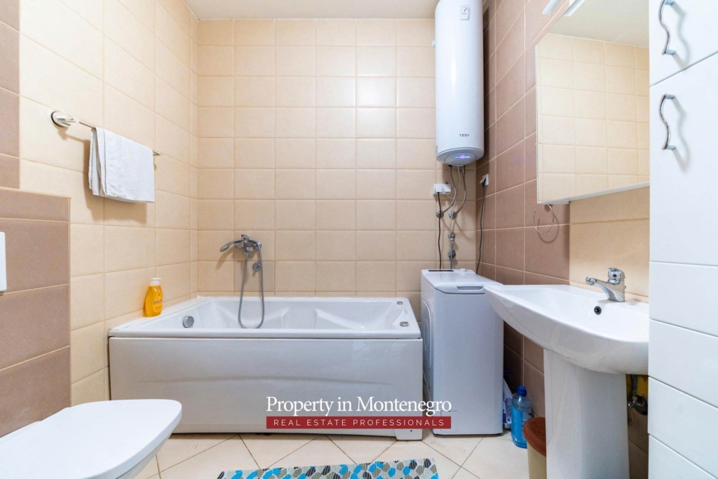 Apartment for sale in Rafailovici