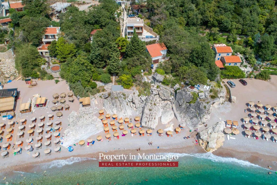 Beachfront villa for sale in Budva