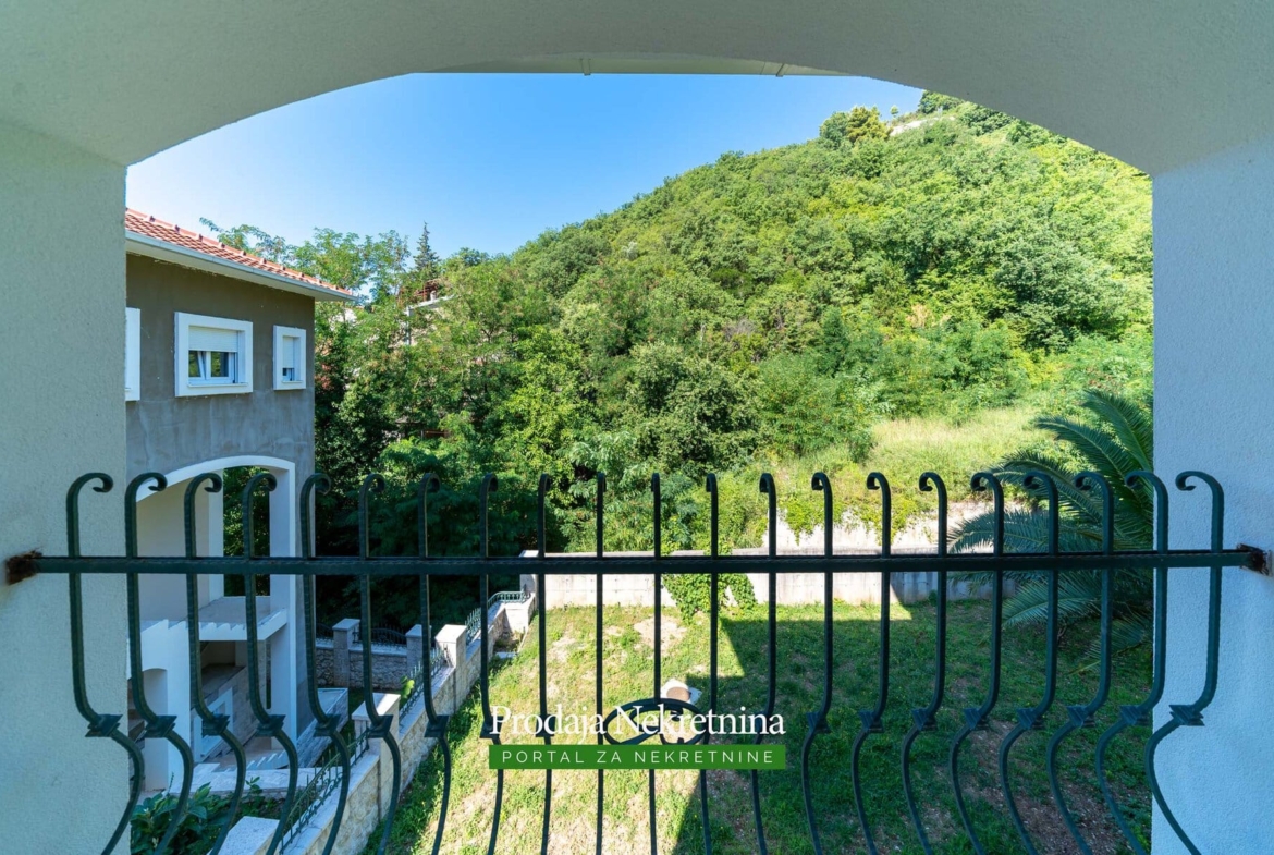 House for sale in Budva Riviera