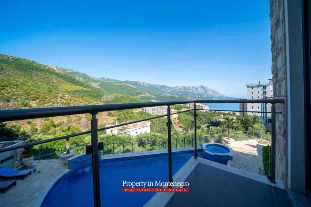 Duplex apartment for sale in Budva Riviera