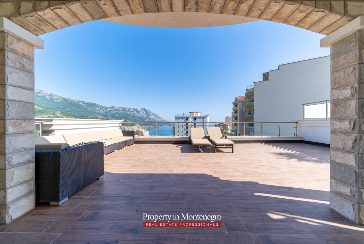 Duplex apartment for sale in Budva Riviera