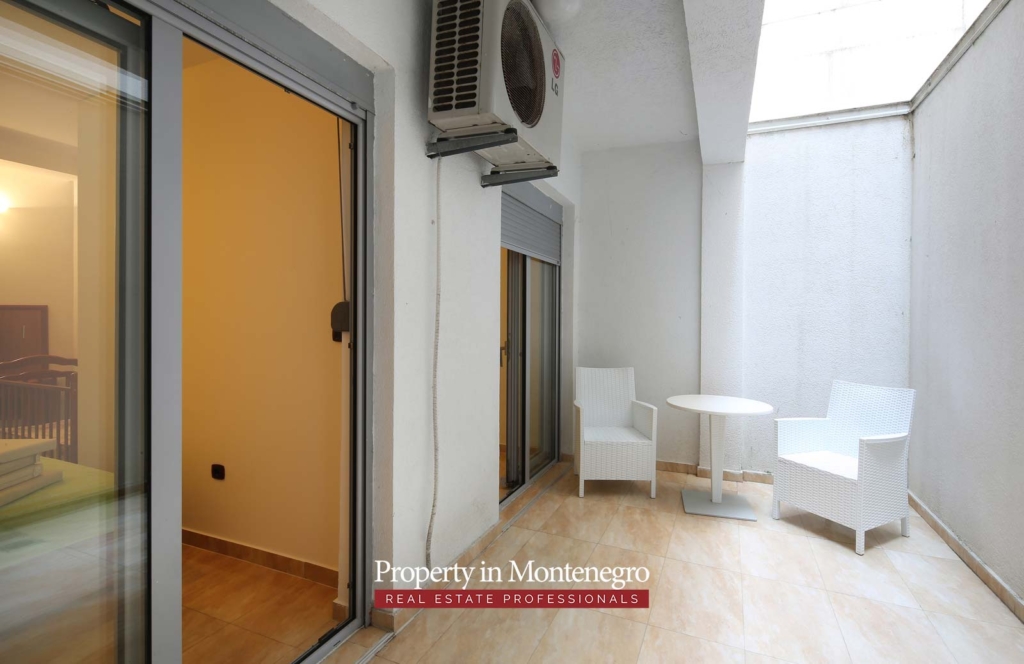 First line apartment for sale in Budva
