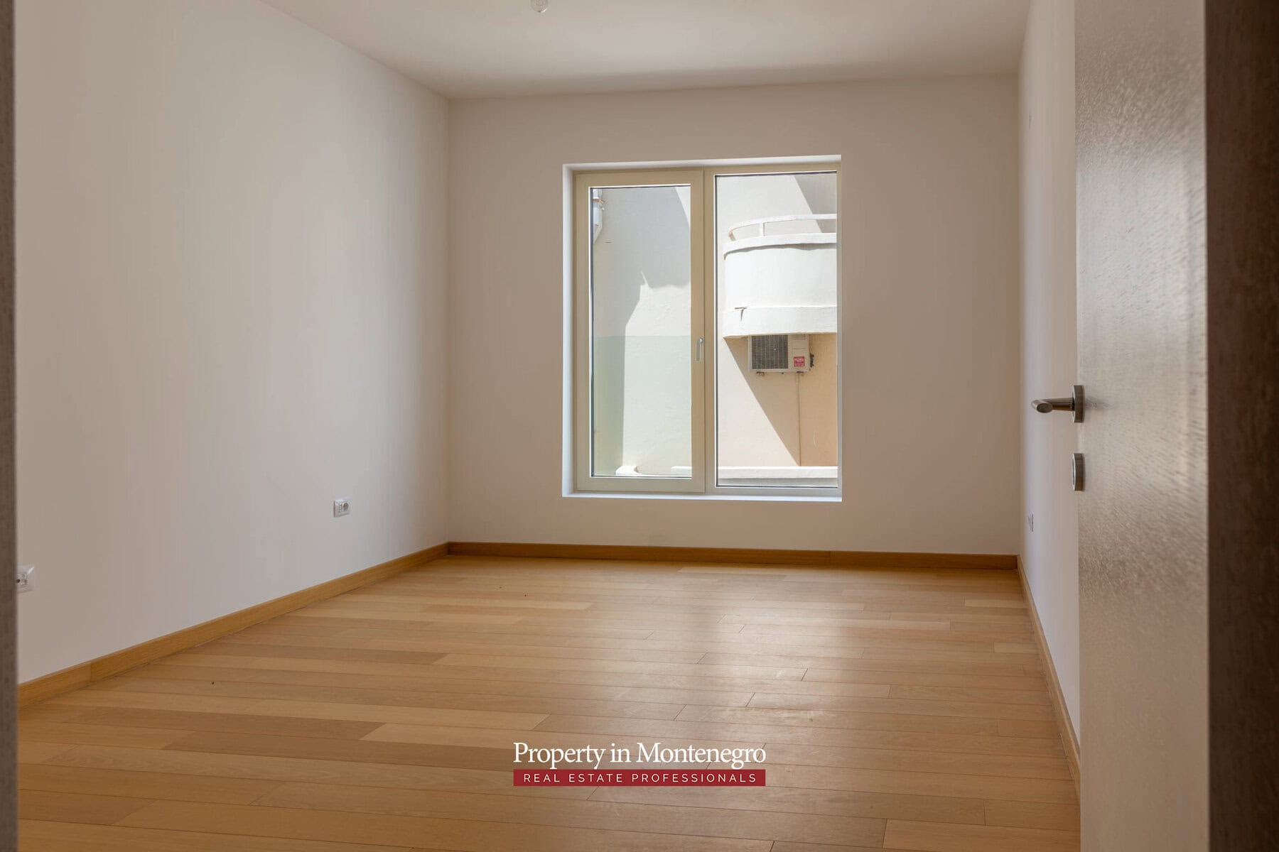 First line three bedroom apartment for sale in Budva 8