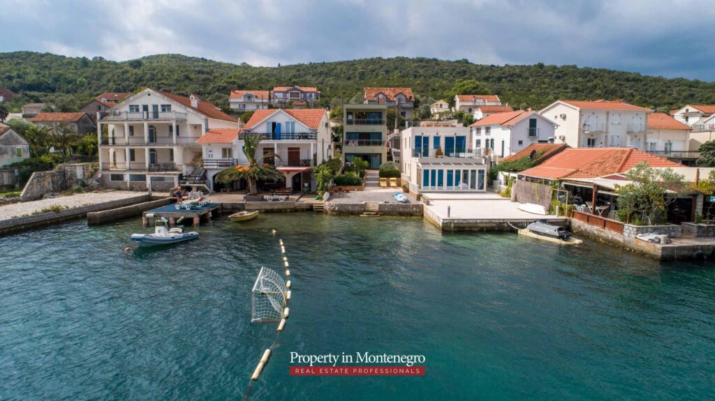First line villa for sale in Tivat Bay